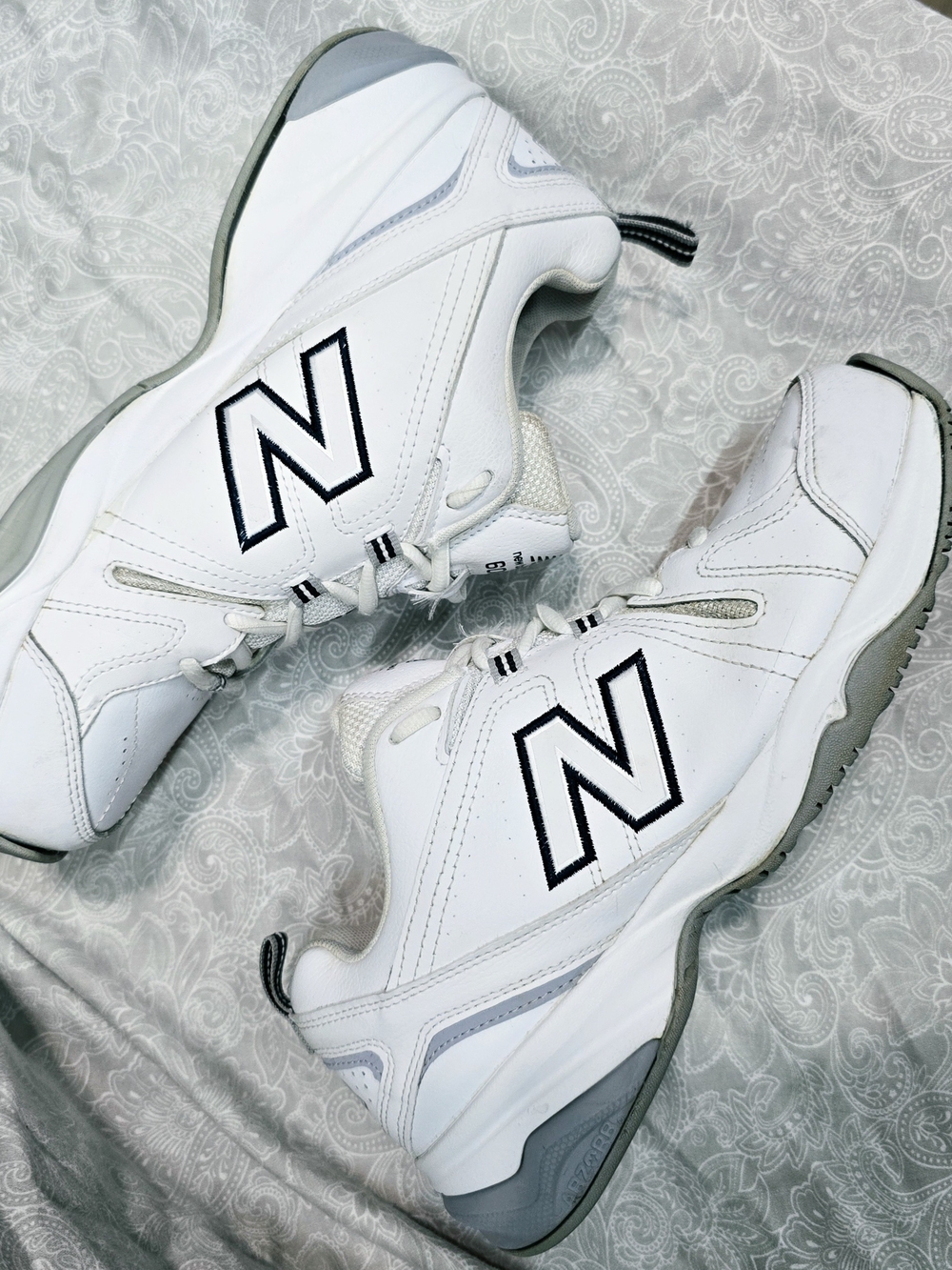 New Balance 608v4 Women's White Leather Cross Training Shoes Size 10 B Wide